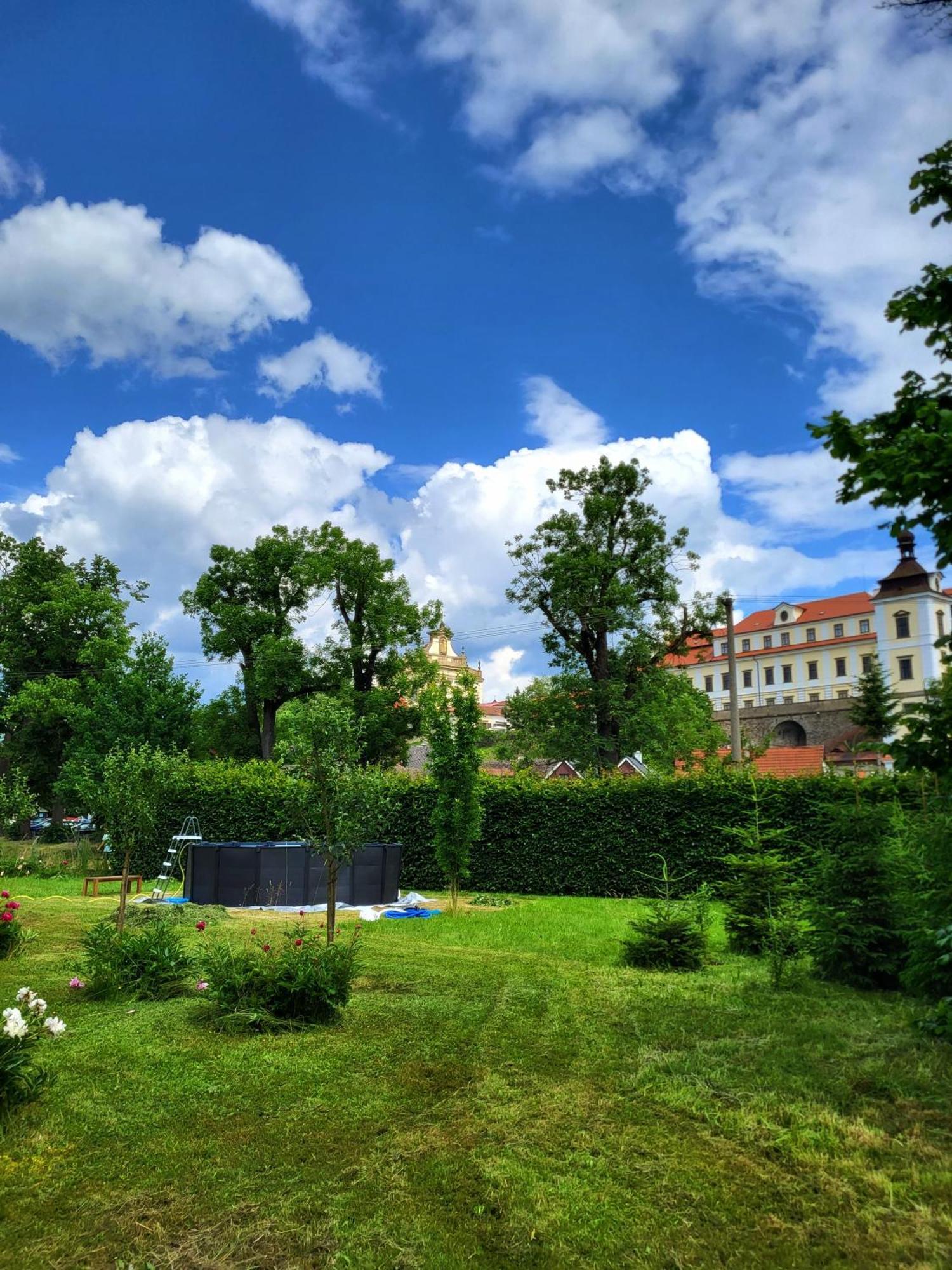 Apartman V Podzamci Rychnov nad Kneznou Luaran gambar