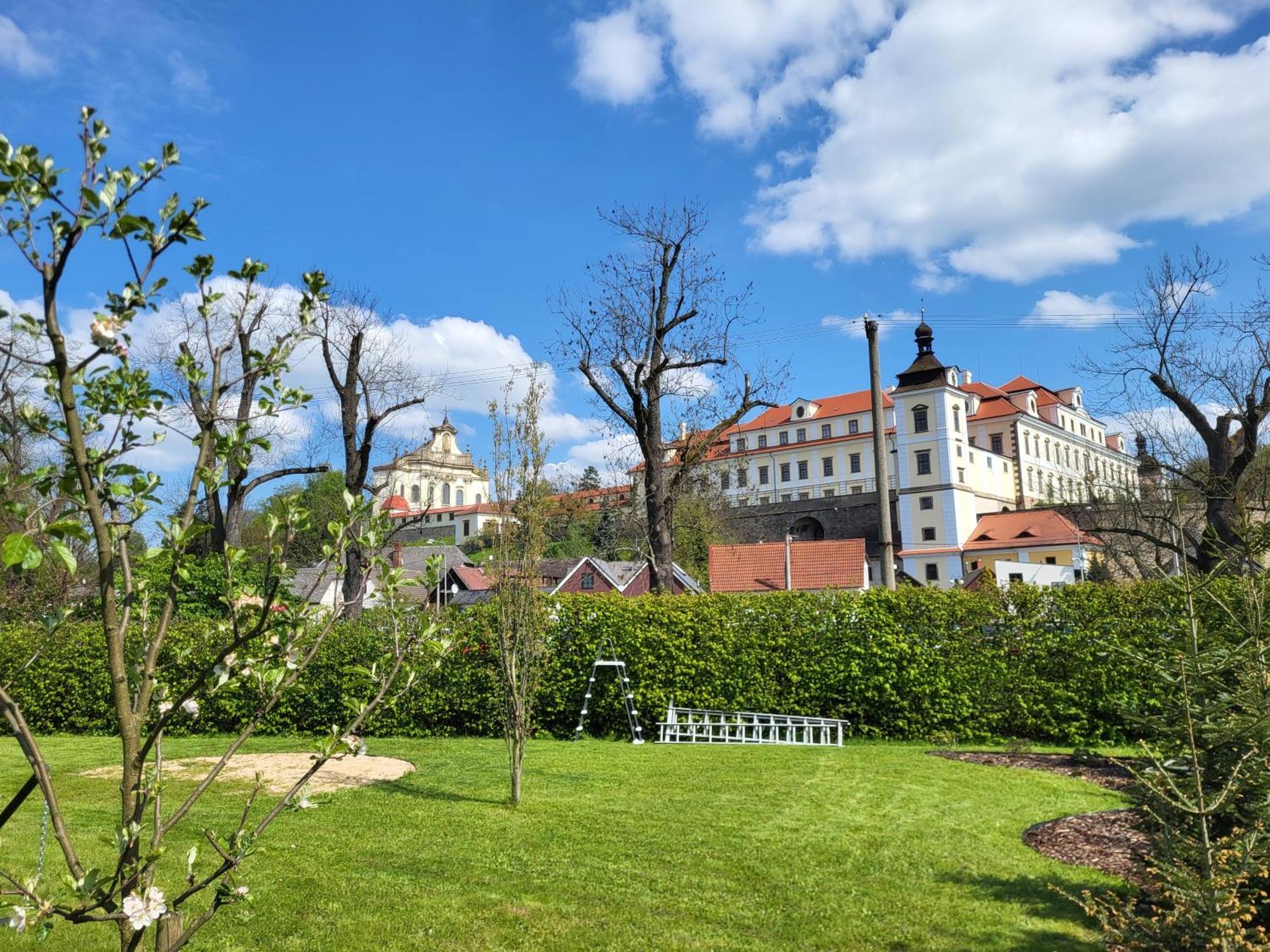 Apartman V Podzamci Rychnov nad Kneznou Luaran gambar